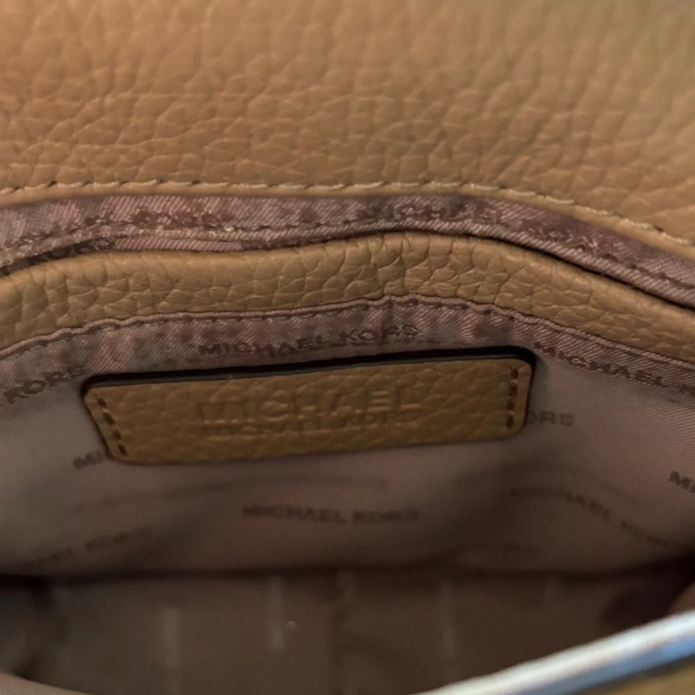Michael Kors Beige Crossbody Bag with Gold Accents - Picture 3 of 4
